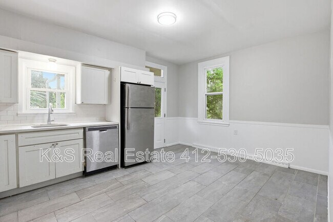 Building Photo - 29 E Orchard Ave