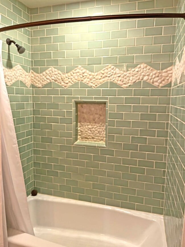 Building Photo - 4 bedroom updated West Torrance home