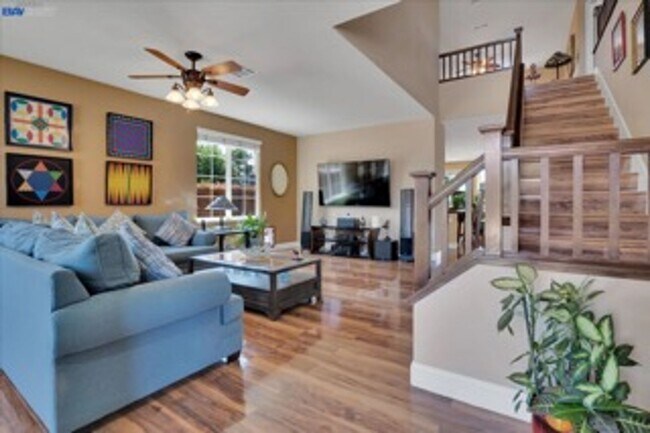 Building Photo - COMING SOON!! Spacious 4-Bedroom Home in O...