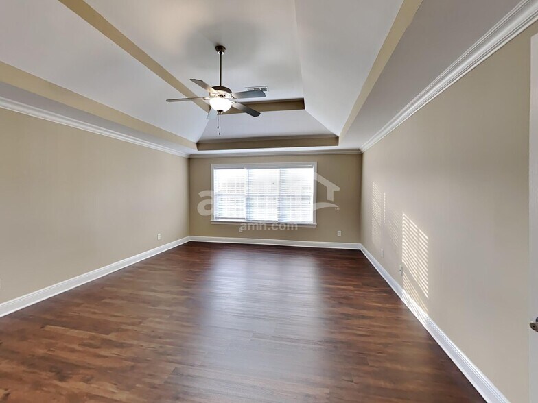 Building Photo - 3012 Clyde Cir