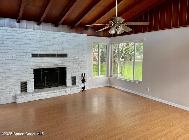 Primary Photo - 2530 Vernon Dr NE
