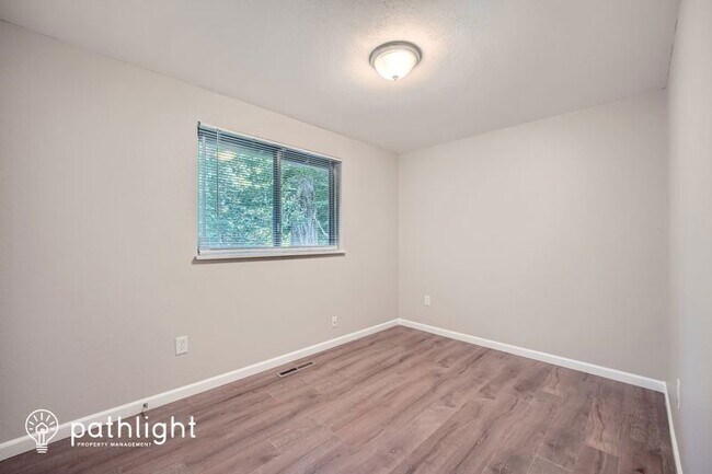 Building Photo - 8201 Woodbourne Dr SW
