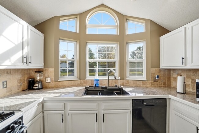 Building Photo - 408 California Ave