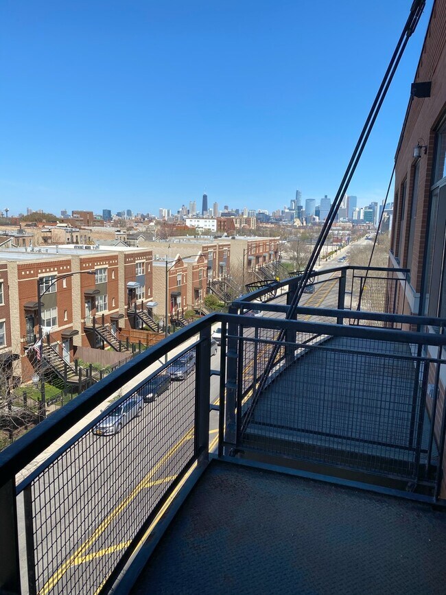 Building Photo - 1 S Leavitt St
