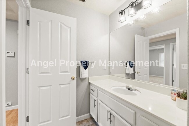 Building Photo - 10093 Oglethorpe Way