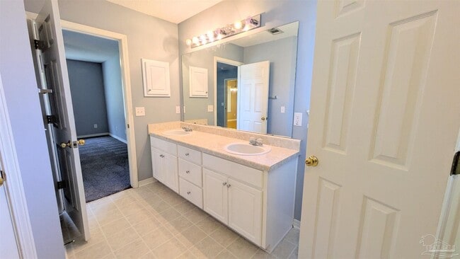 Building Photo - 7448 Chimney Pines Dr