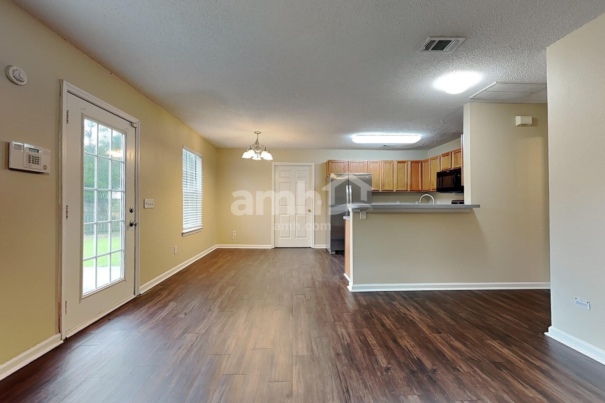 Building Photo - 14 Willow Lakes Dr