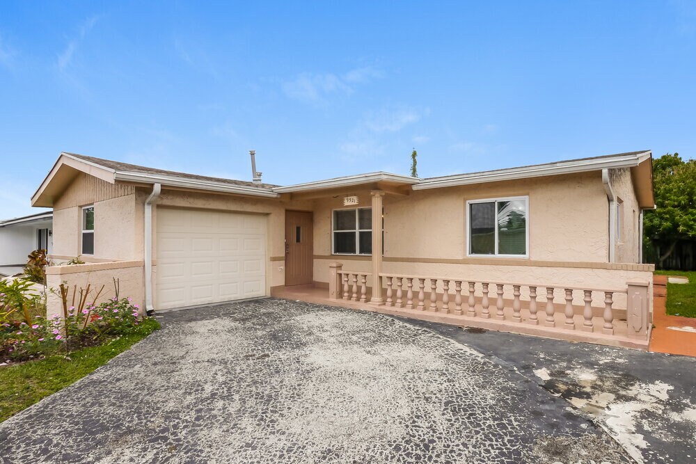 Building Photo - 9521 NW 25th St