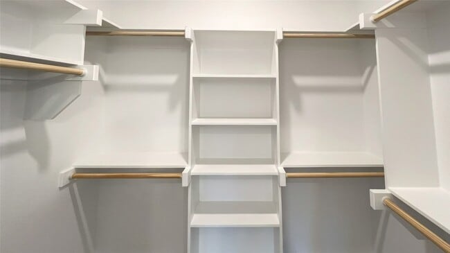 Building Photo - 805 Tippit Ln