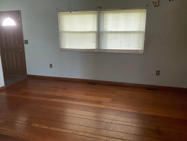 Building Photo - 205 N Ware Chappel Rd