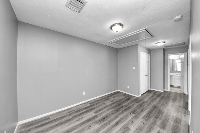 Building Photo - 8126 Jutland Rd