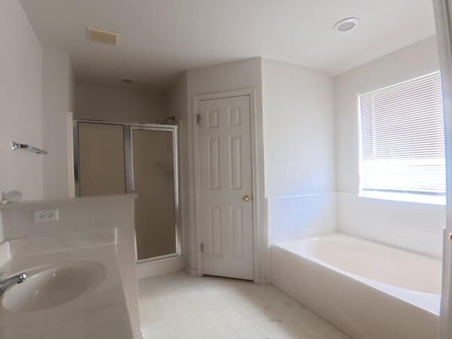 Building Photo - 4908 Topsey Dr