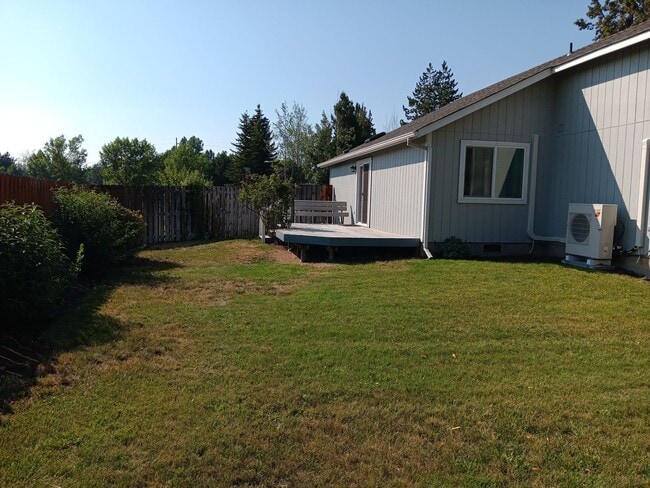 Building Photo - Charming Single-Level Home in Bend’s Mountain View Area