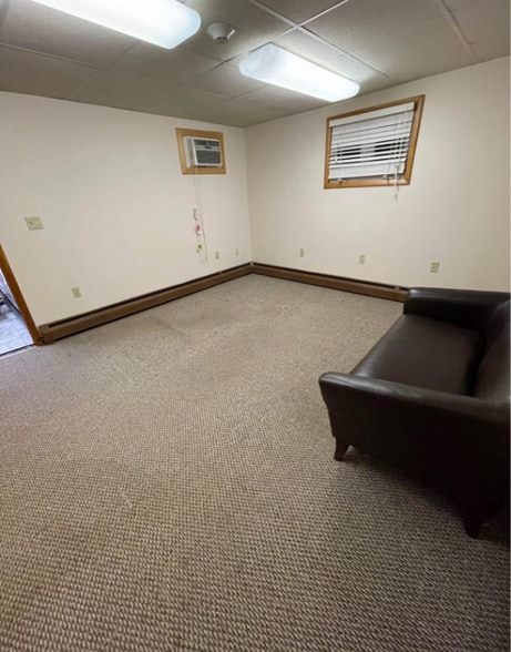 Building Photo - 307 N Main St