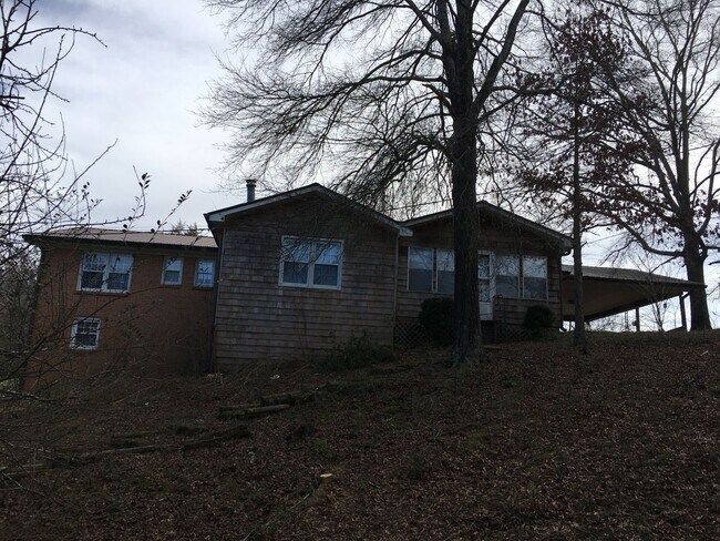 Building Photo - 3/1.5 Country House in Adairsville $1,595