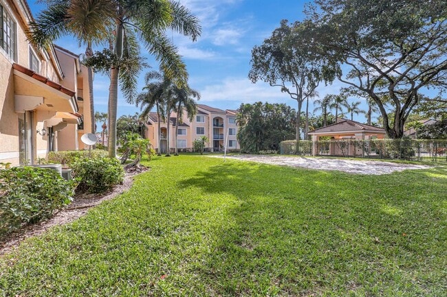Building Photo - Spacious 3BR/2.5BA in Gated Milano Community