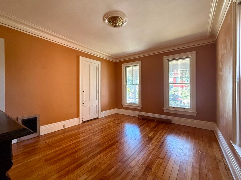 Building Photo - 2622 Moorman Ave