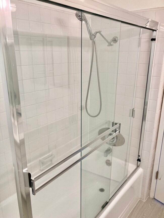 Building Photo - 8725 Clifton Way