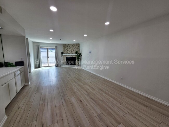 Building Photo - 2520 Graham Ave