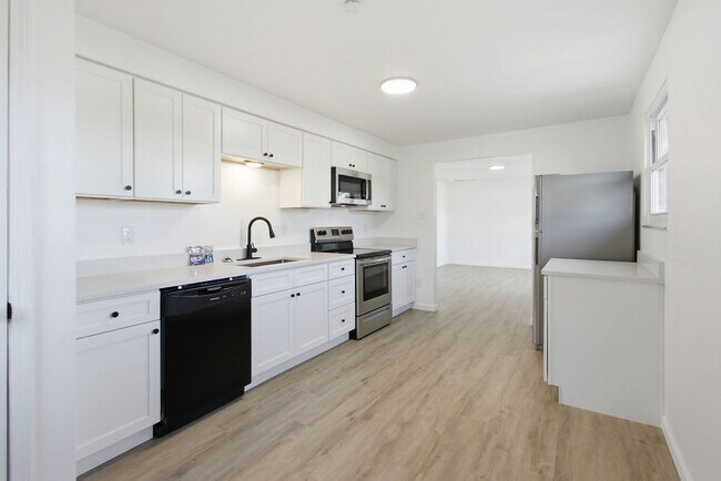 Building Photo - 29 Janyce Dr