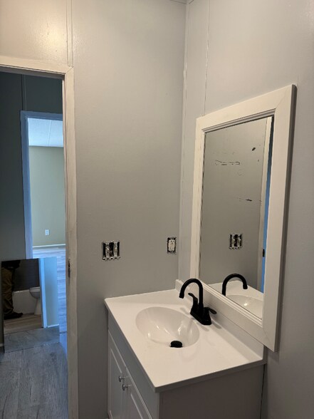 Building Photo - 230 Star Ridge Dr