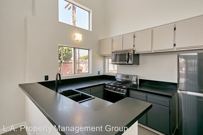 Building Photo - 2730 W Temple St