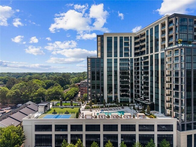 Building Photo - 2425 Peachtree Rd NE