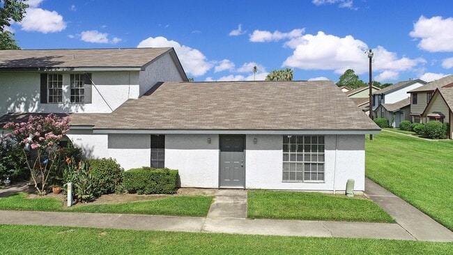 Building Photo - 1833 Country Village Blvd