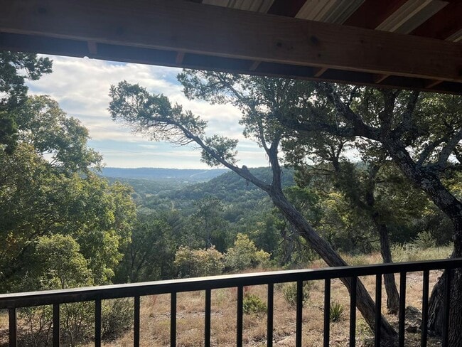 Building Photo - 961 Buttercup Ln