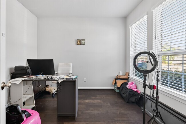 Building Photo - 18619 Greenwood Mdw Trl