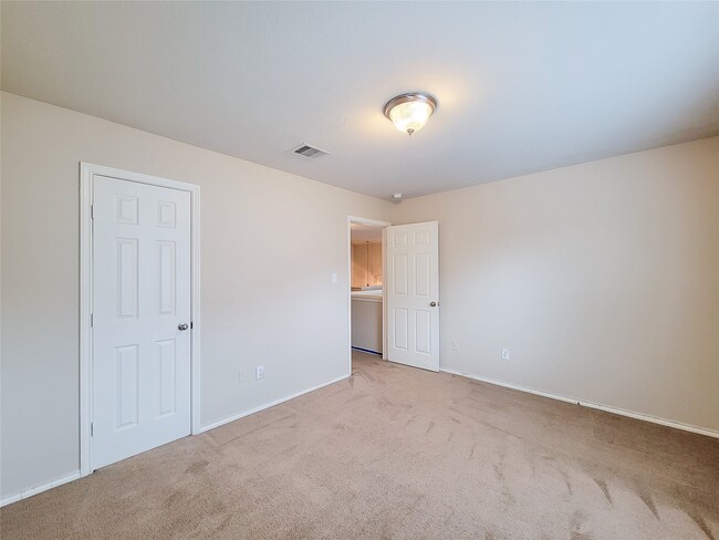 Building Photo - 4926 Lake Gladewater Ct