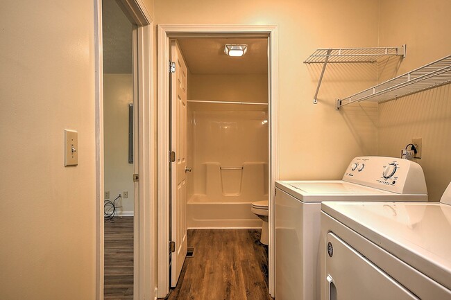 Building Photo - 303 Moorland Dr