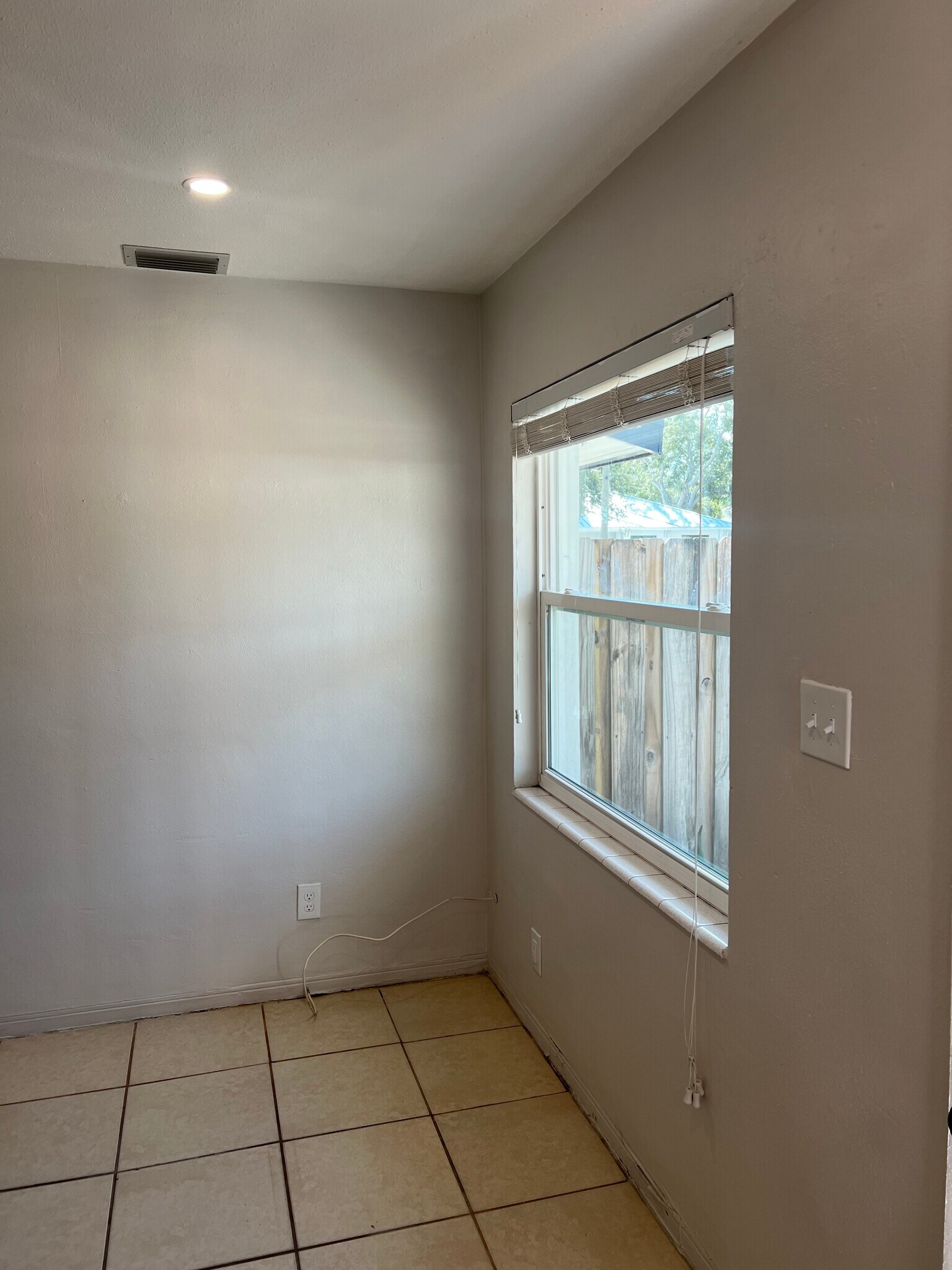 Building Photo - 7101 Dartmouth Ave N