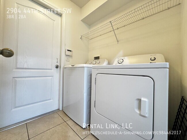 Building Photo - 2904 44th St SW