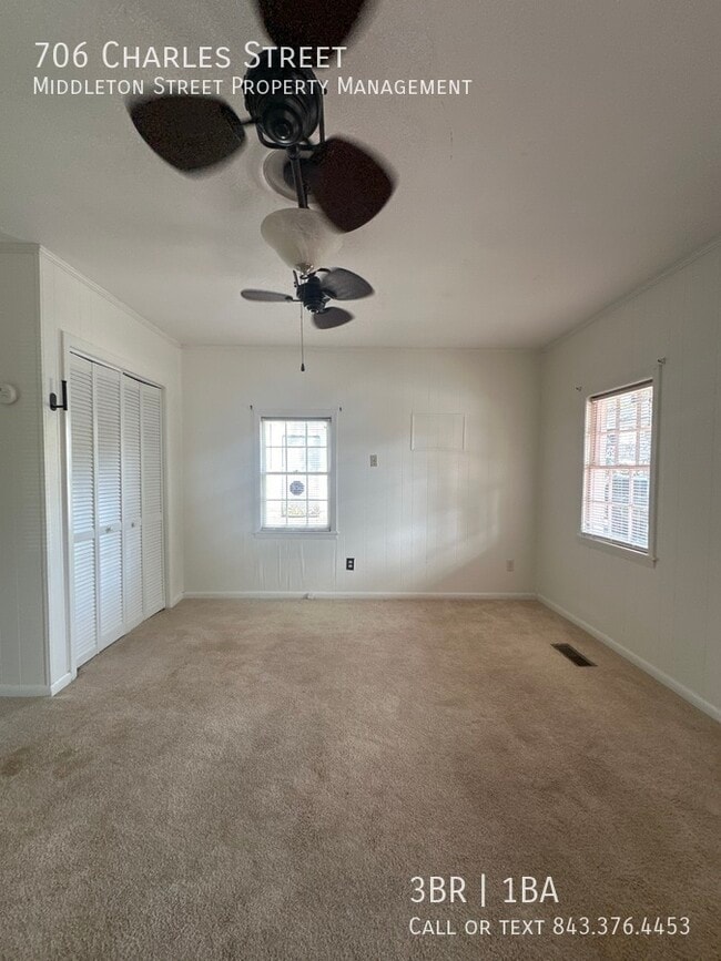 Building Photo - 706 Charles St