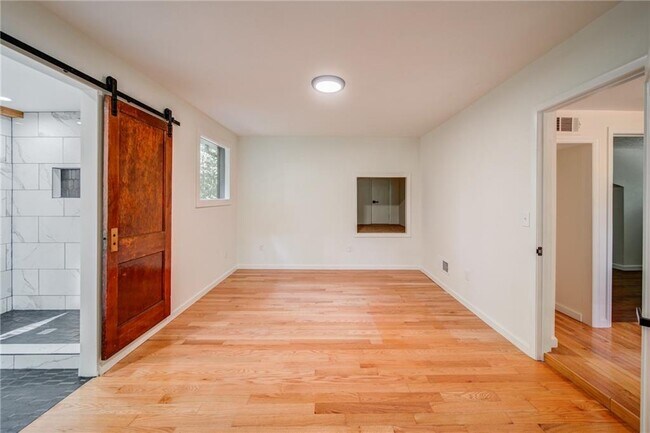 Building Photo - 5574 Hardscrabble Rd