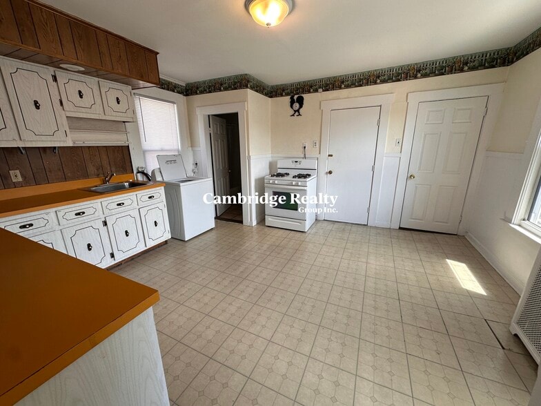 Building Photo - 549 Broadway