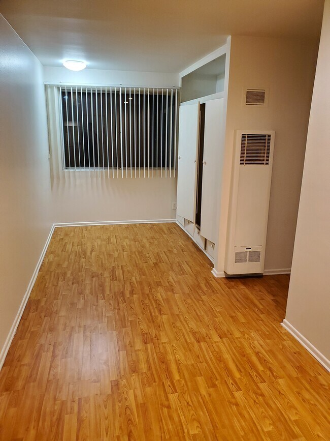 Building Photo - 11017 Strathmore Drive, Los Angeles