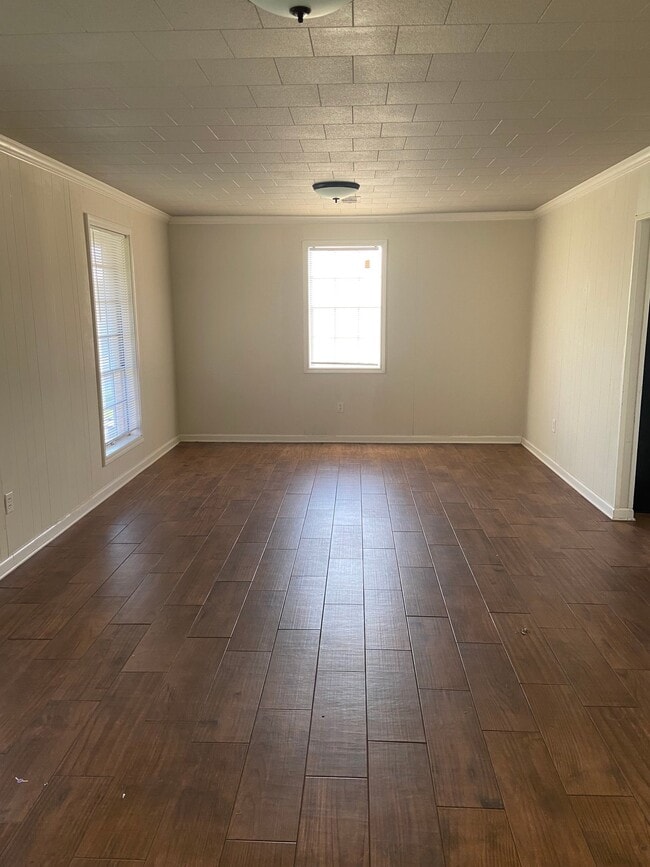 Building Photo - 101 Greenlawn Pl