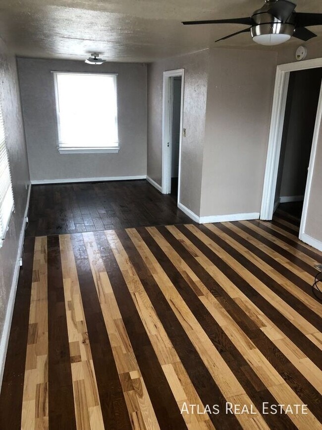 Building Photo - 7387 Oneida Dr