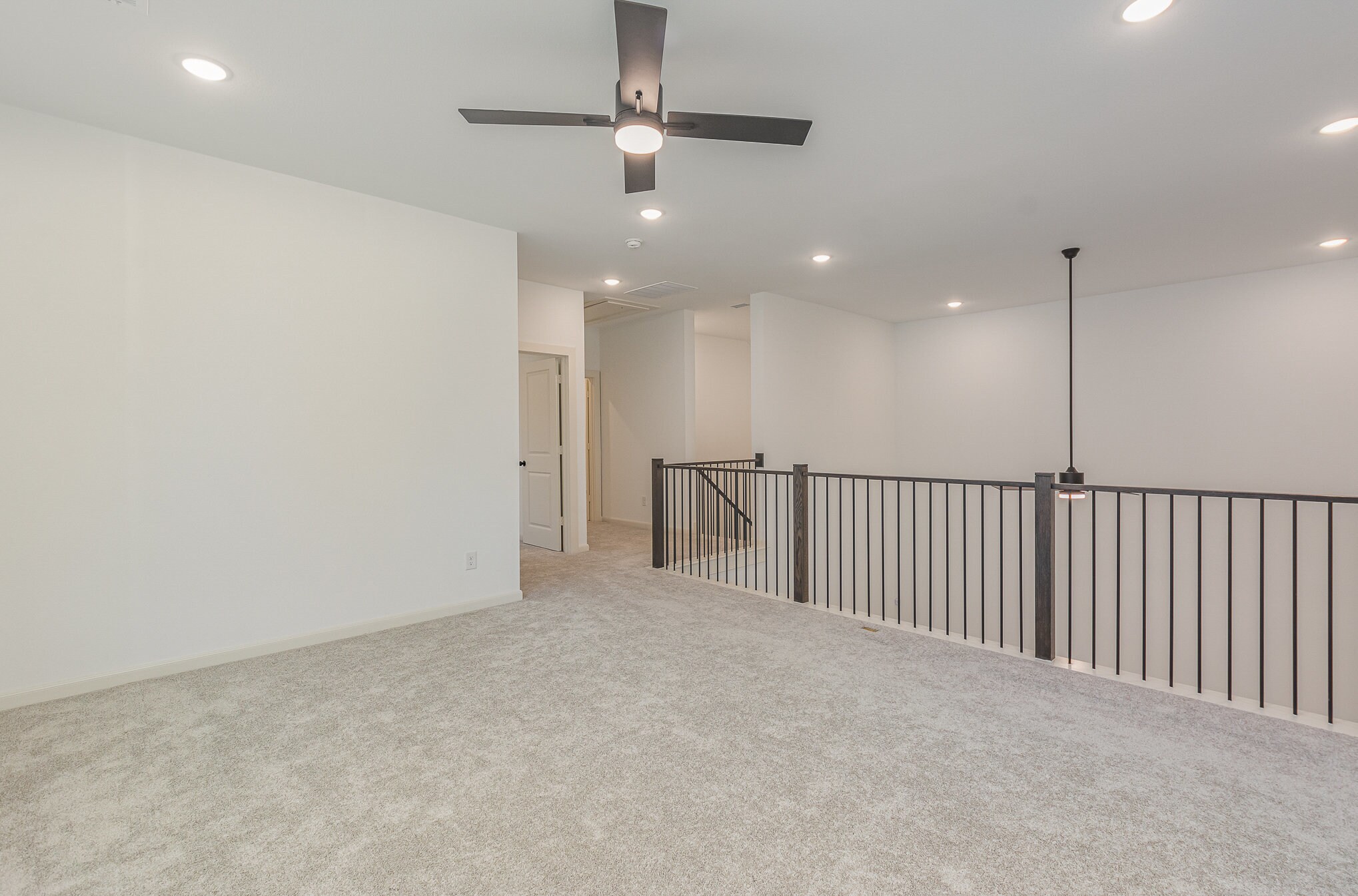 Building Photo - 9558 Hedge St
