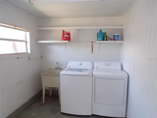 Building Photo - 421 Orchid Dr