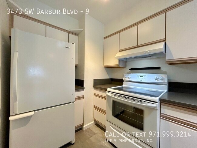 Building Photo - 3473 SW Barbur Blvd