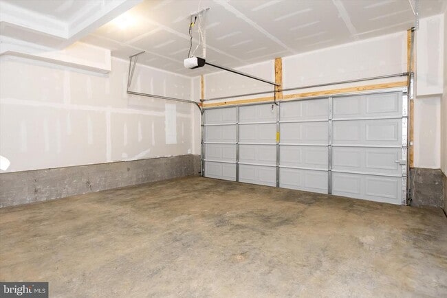 Building Photo - 405 17th Ave