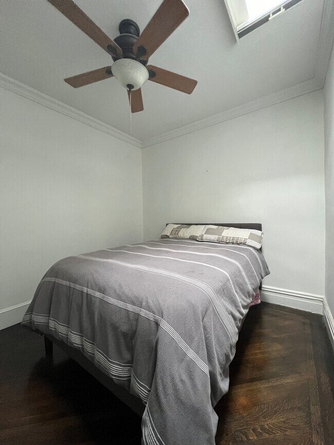 Building Photo - 256 71st St