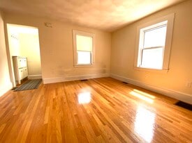 Building Photo - 5 Rifle Ct