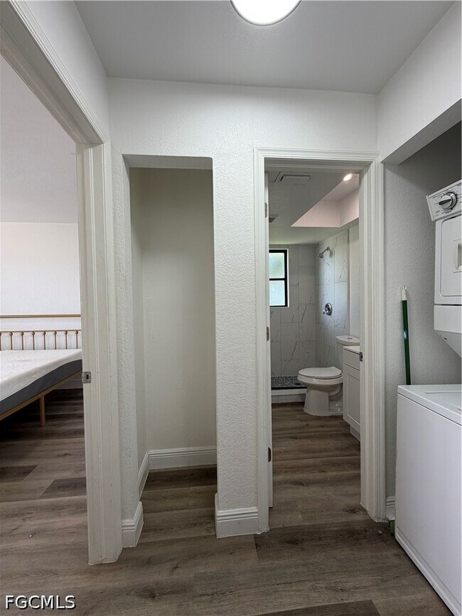 Building Photo - 2811 SE 15th Pl
