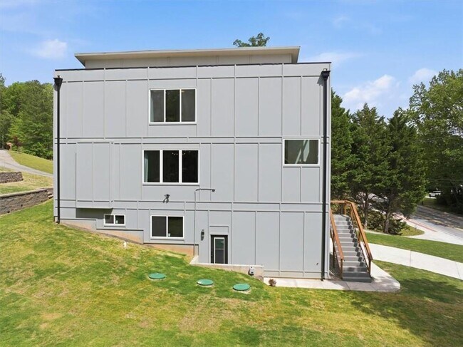 Building Photo - 4107 Danforth Rd SW