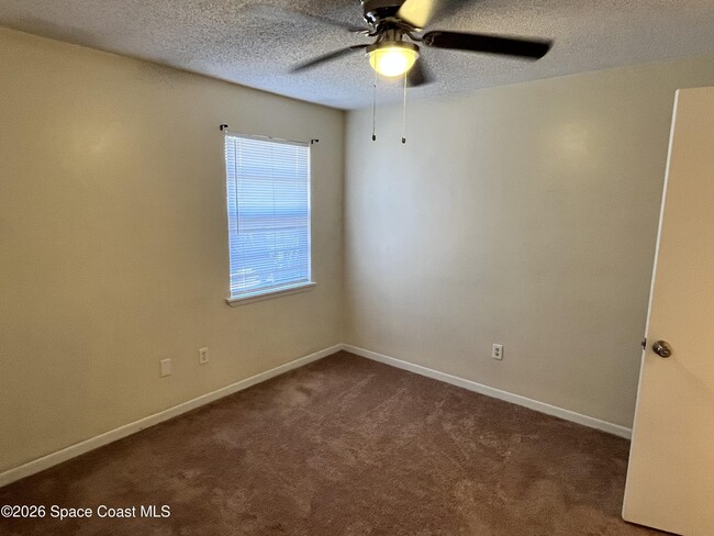 Building Photo - 1961 Convair St SE