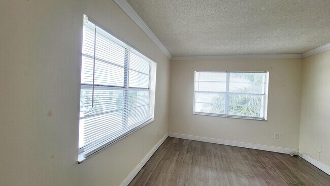 Building Photo - 494 NW 165th St